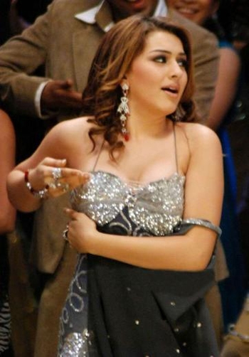 Anushka Sharma Hot Saree Stills, Sridevi Hot Saree, Kareena Kapoor Hot Saree, Deepika Padukone Hot Saree, Vidya Balan Hot Saree, Hansika Hot in Saree